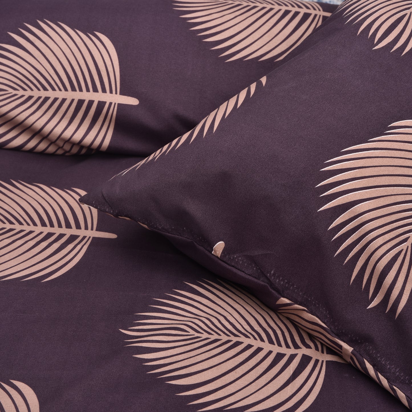 Luxury Purple Leaf Printed Bedsheet Set – Soft Bedding